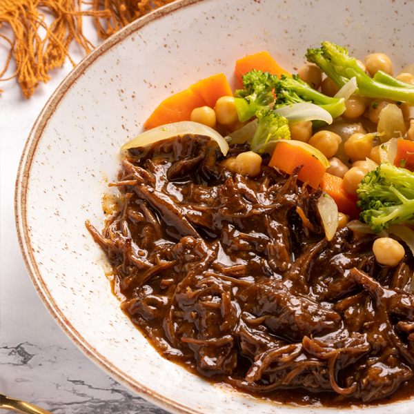 Carne desfiada ao molho Jack daniels com legumes - Imagem 2