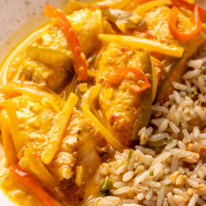 Moqueca de peixe com arroz de castanha de caju